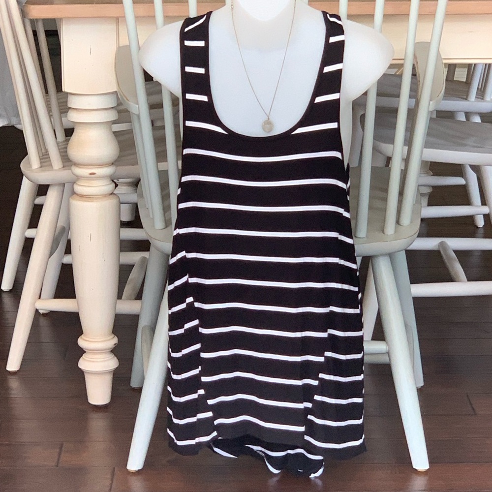 {Cable and Gauge} Black and White Striped Cami‎